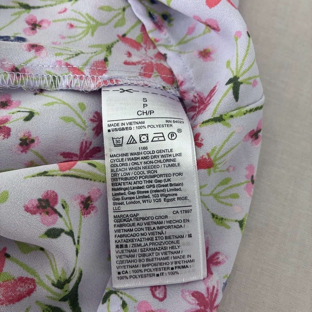Gap Women's Floral Lavender Pintuck Split-Neck Blouse - Picture 7 of 10